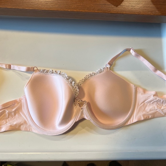 Victoria’s Secret Soft Pink Bra. Size 34D. - Picture 7 of 8